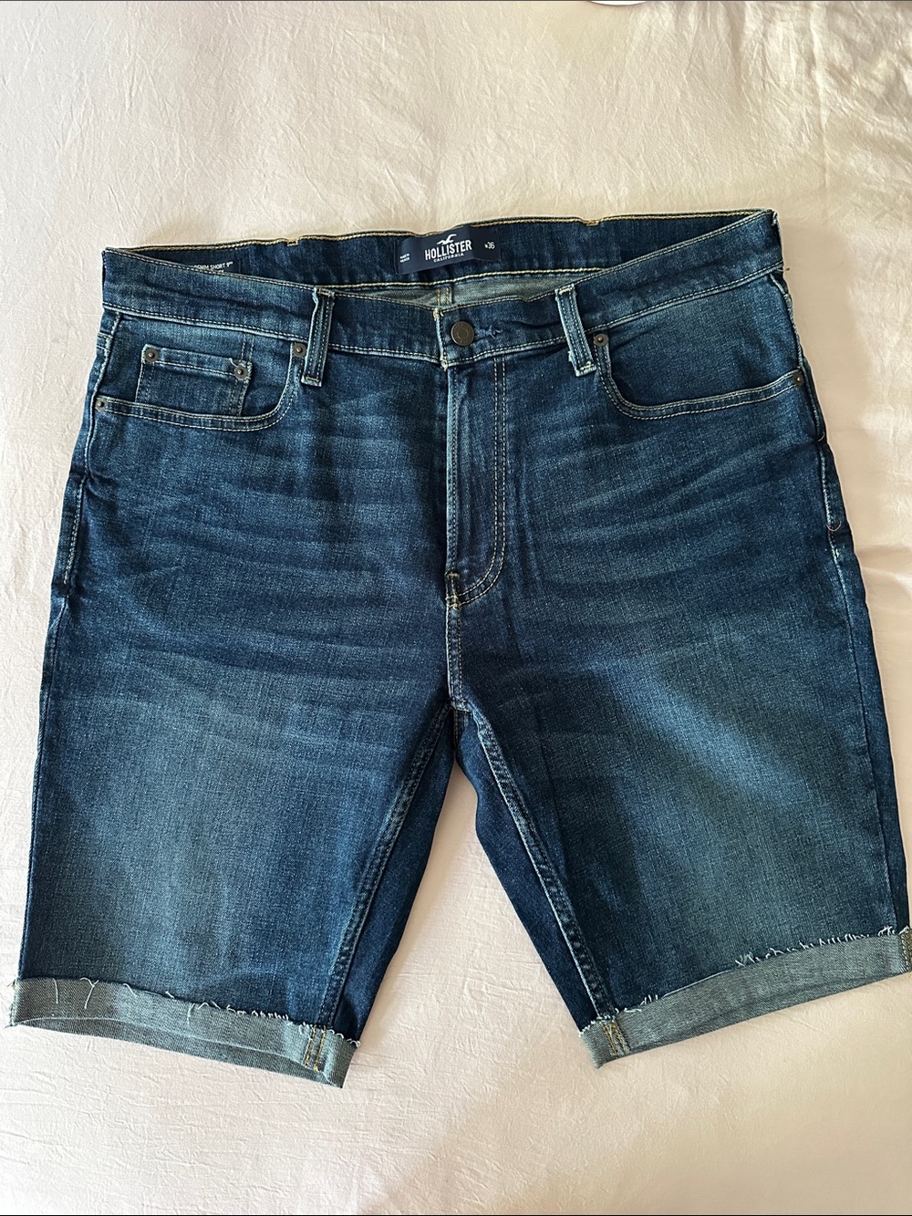 Hollister Men's Indigo Rolled-Hem Denim Shorts